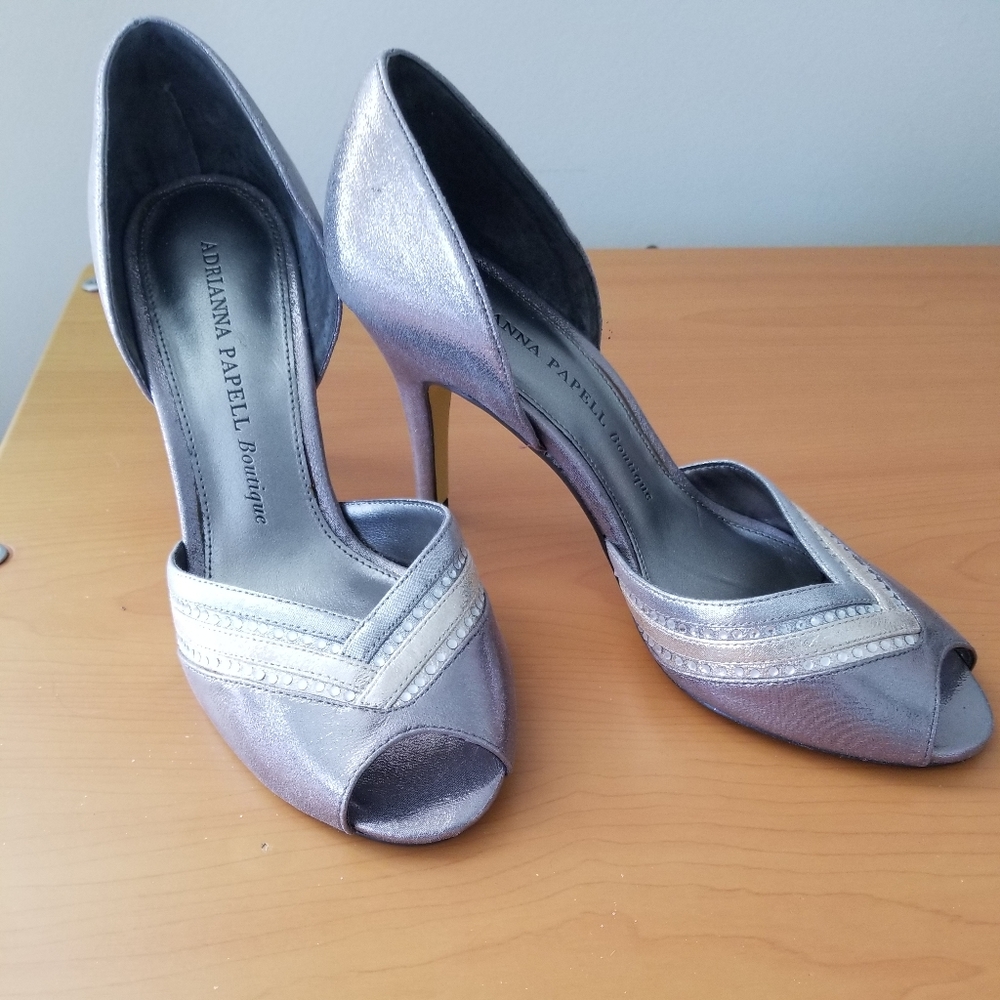 NWOT Adrianna Papell Sandals